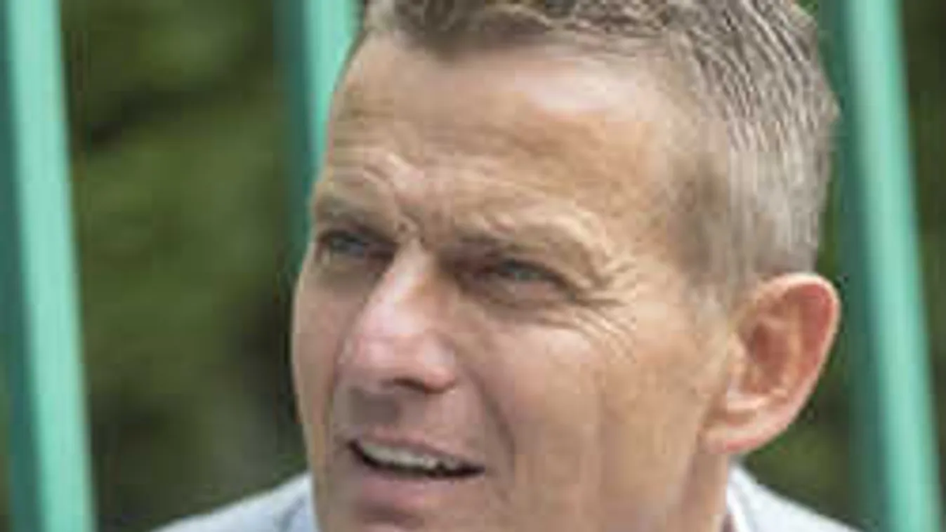 Rékasi Károly Veresgyházán vendégeskedik