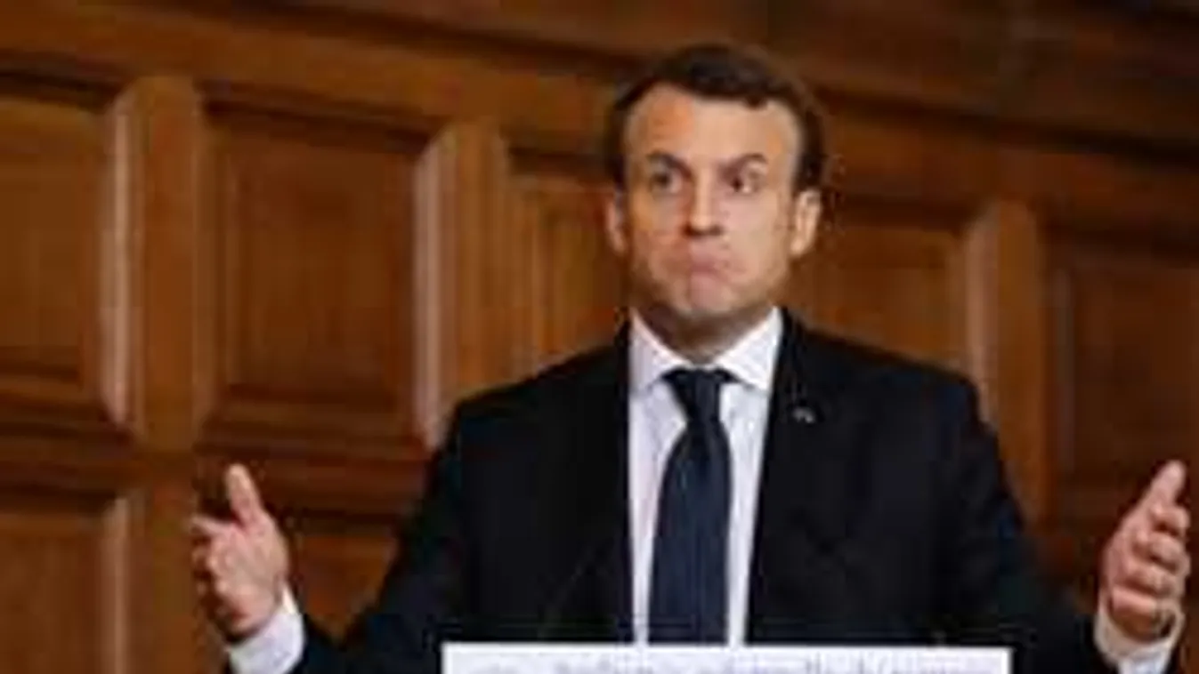 Macron az elnöki palotában fogadta Sorost