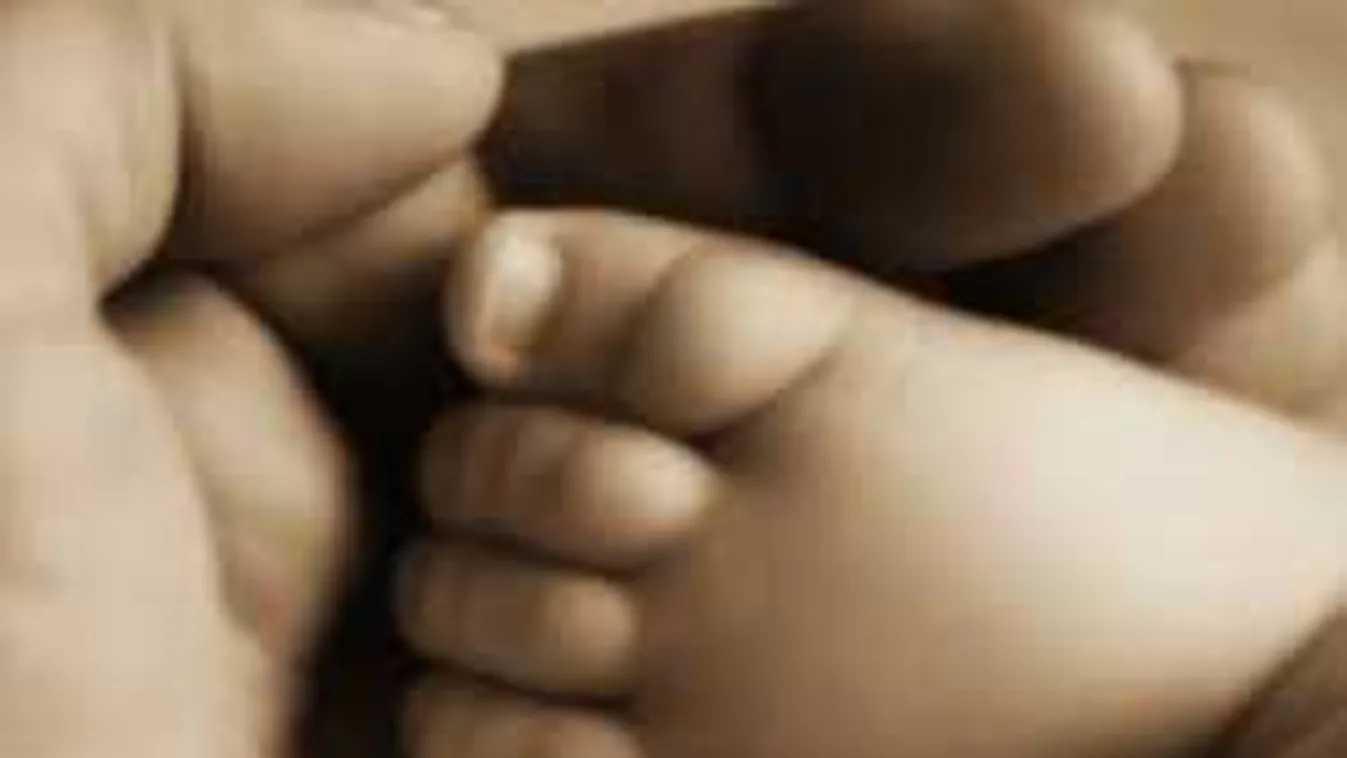 Hihetetlen csoda: édesanyja hasában élte túl a mezőörsi balesetet a baba