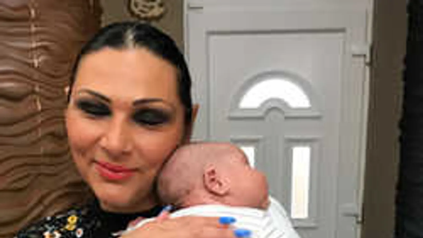 Nagy az öröm: Kisfiúval bővült a magyar sztáranyuka családja