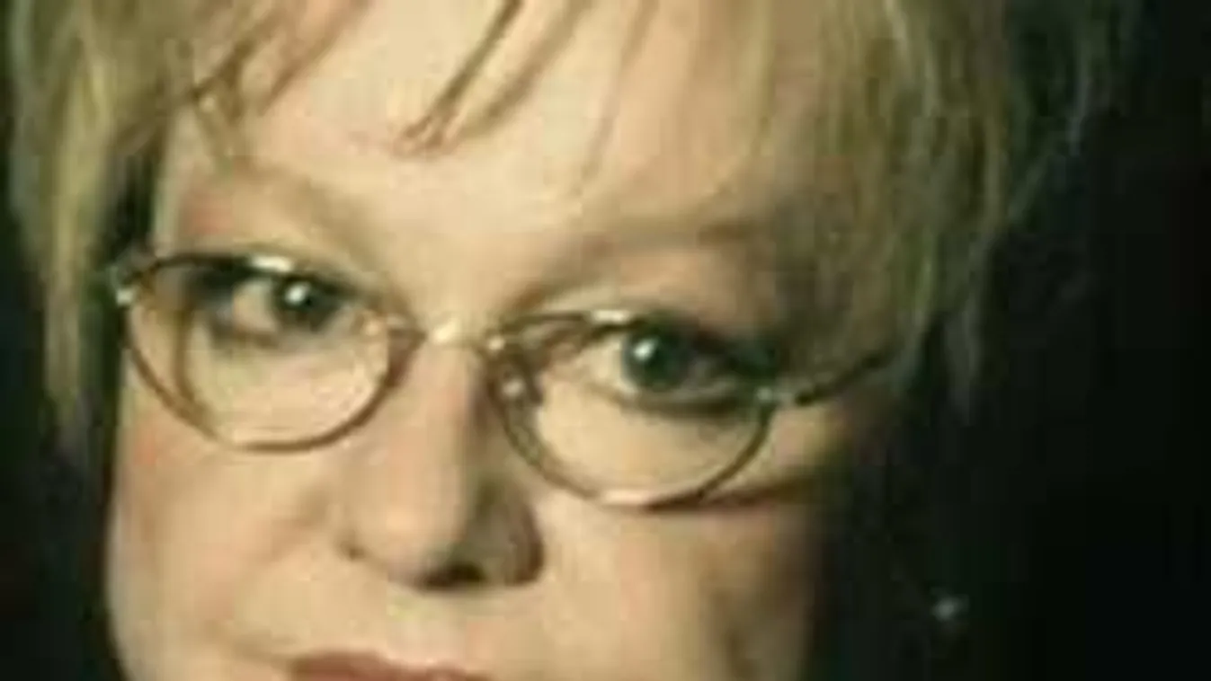 Botrány Cserháti Zsuzsa sírja körül, megszólalt az énekesnő fia is