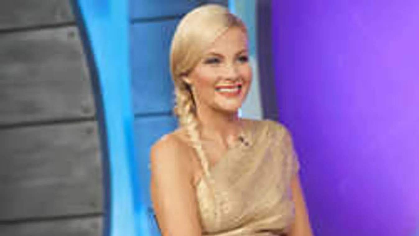 Várkonyi Andrea lábai előtt hevernek a férfiak, itt a bizonyíték