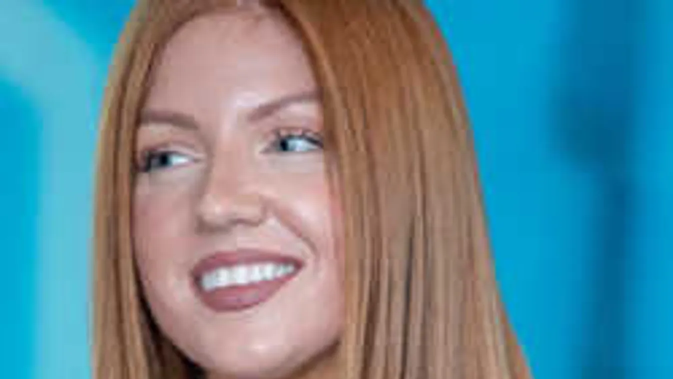 Az edzőteremben mutatta meg formás keblét Tolvai Reni