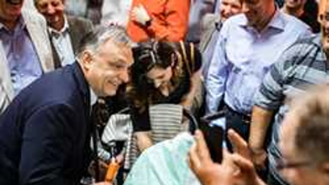 Orbán Viktort tömeg várta Pesterzsébeten - videó