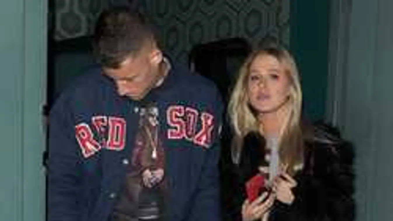 Lefotózták, részegen tántorogtak ki a kocsmából a sztárfocisták