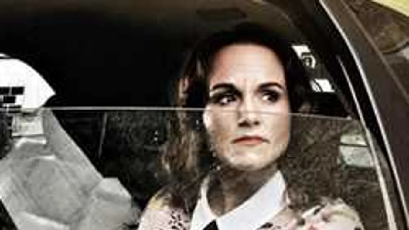 Kiderült, erre készül a magyar énekesnő