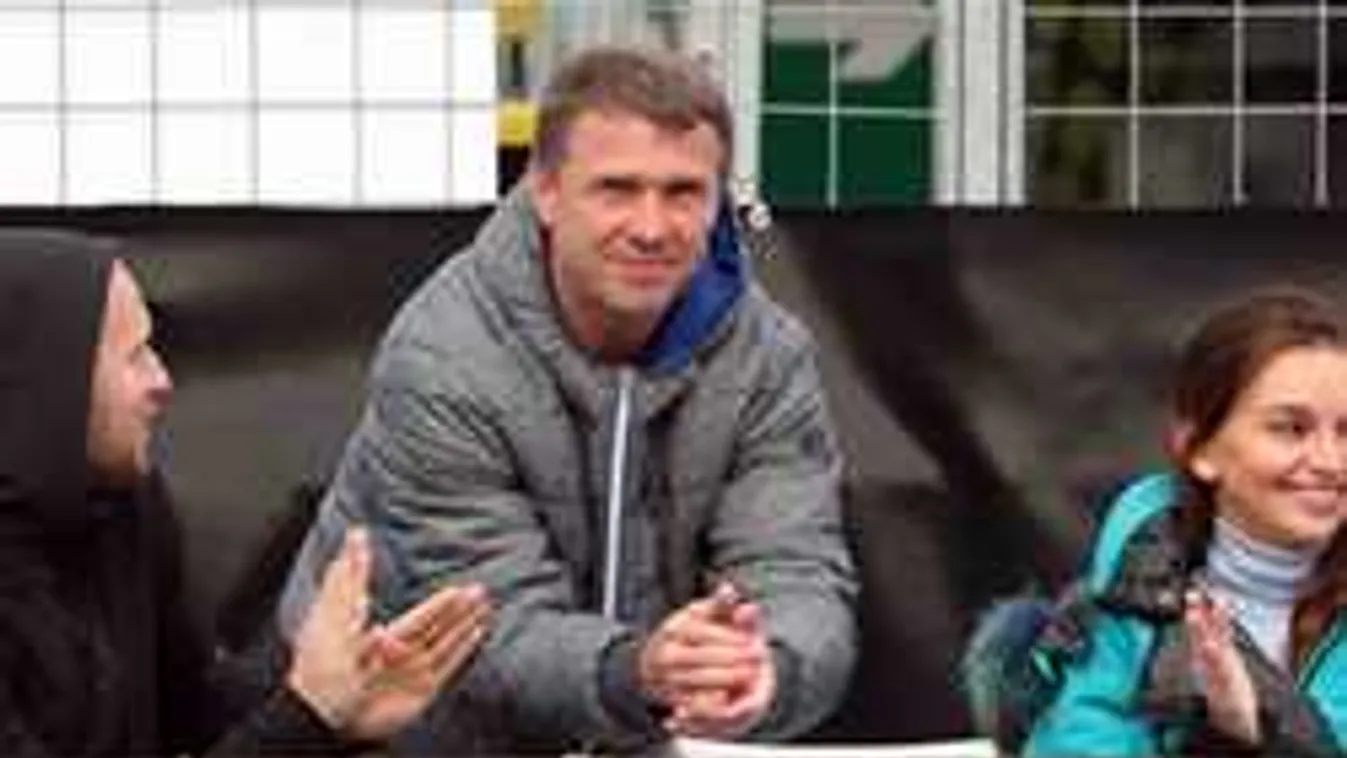 Érdekes helyen fotózták le a Fradi vezetőedzőjét és ukrán sztárjait