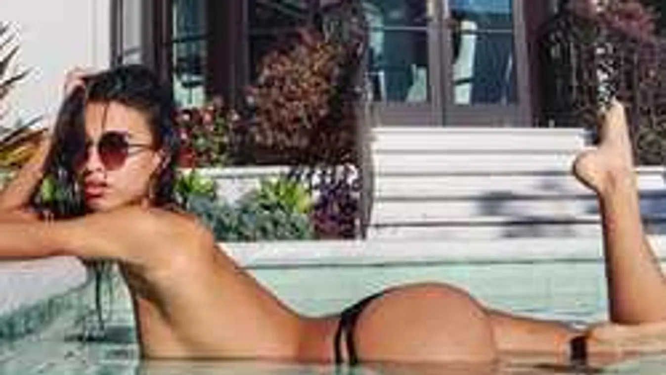 Pajzán fotó: meztelenül pózolt a kádban a nagy mellű valóságshow-sztár