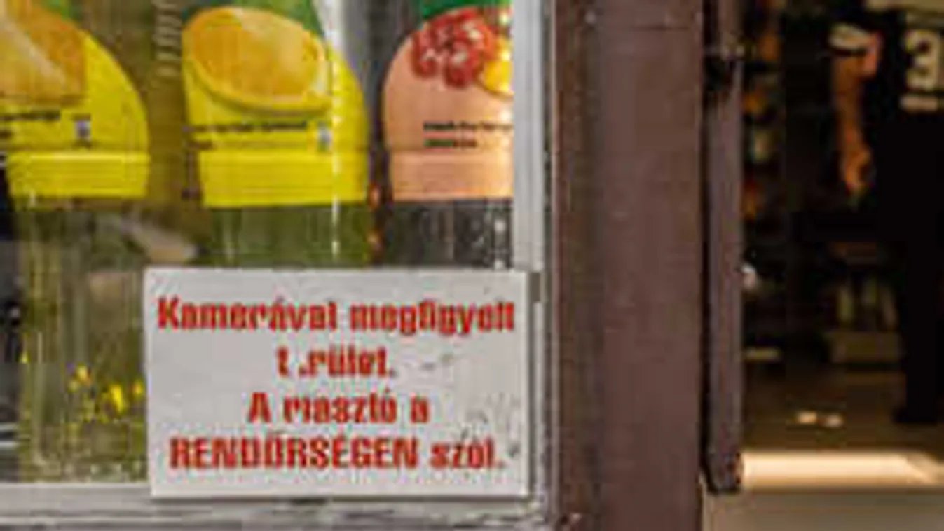 Így égetik le a tolvajokat a budapesti kisboltban