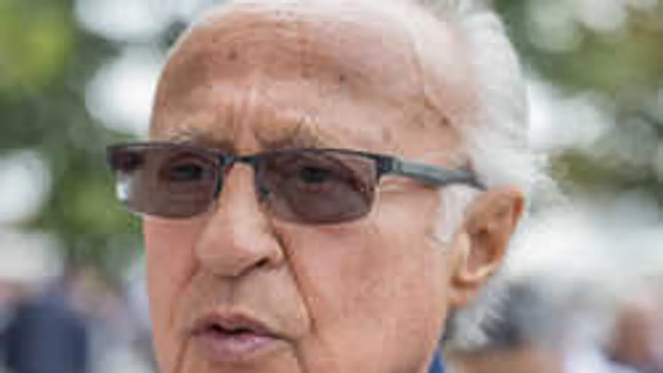 Friss hírek a kórházból: Megszólalt Sas József felesége