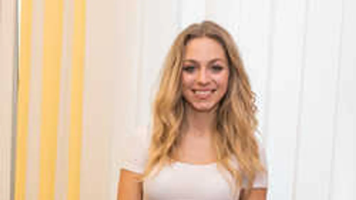 Eljegyezték a magyar énekesnőt: így zajlott a lánykérés