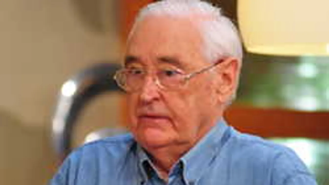 Végre teljesen elkészült Czeizel Endre sírja: Így néz ki