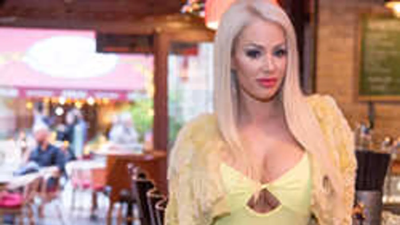 Hihetetlen, de igaz: Kelemen Anna felöltözve kampányol egy jó ügyért