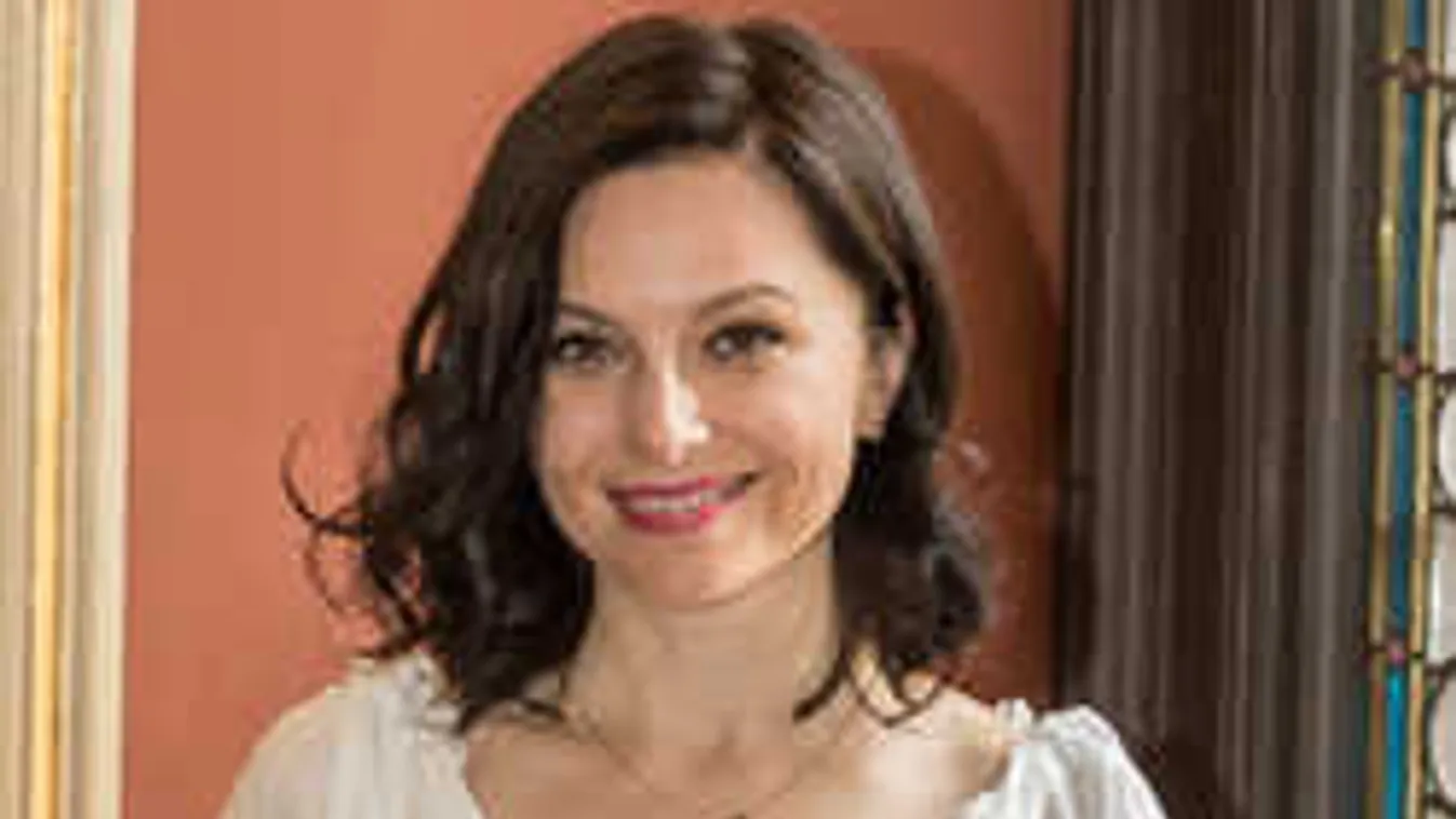 Végleg elváltak: ezért szállt ki a magyar zenekarból a sztárénekesnő