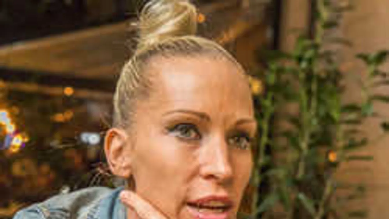 Ijesztő fotó került elő Pásztor Annáról: férfiként, borostásan pózol