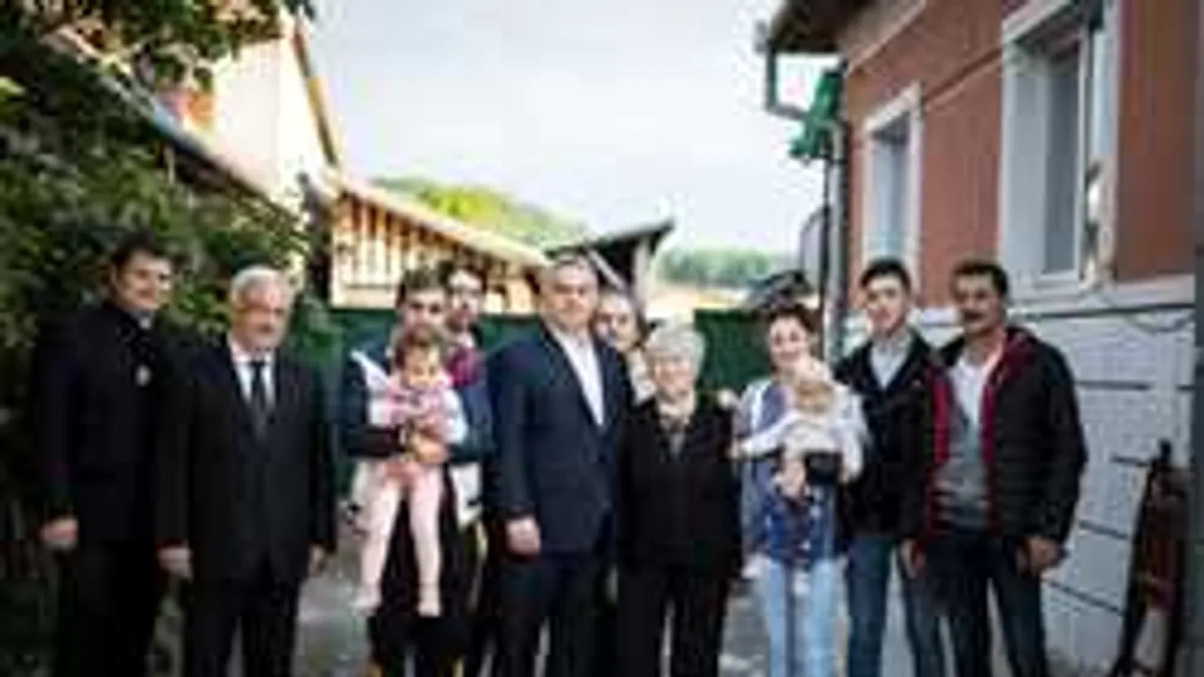 Orbán Viktor családlátogatáson, Válaszúton