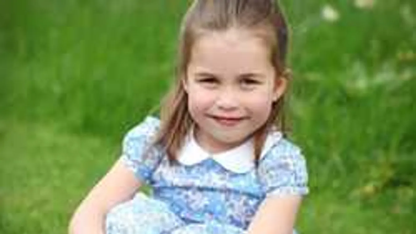 Õrülten édes fotókat készített Katalin a kis Charlotte hercegnőről