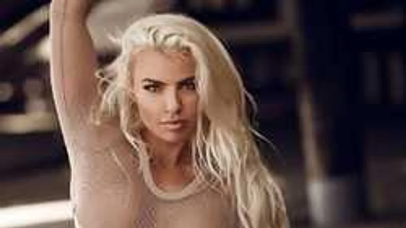 Kirándulás közben villantott hatalmasat a gyönyörű sportolónő!