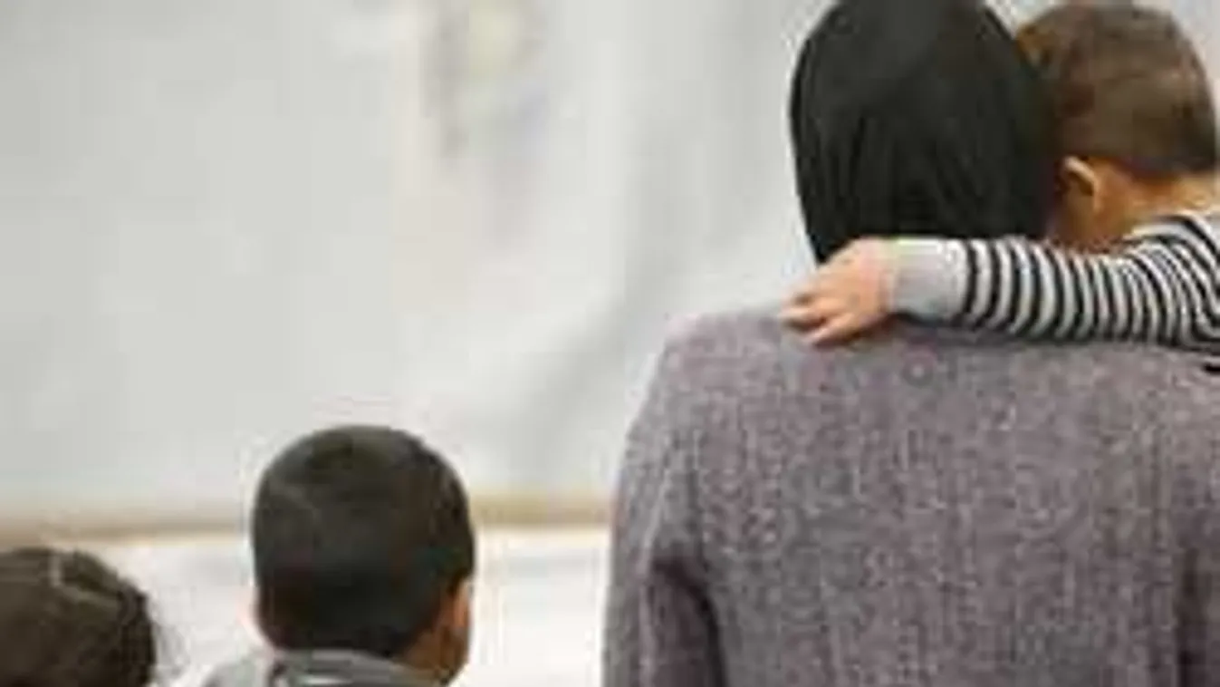 Ráfázik Svájc a bevándorlók rokonaira, mert túl sokan jönnek