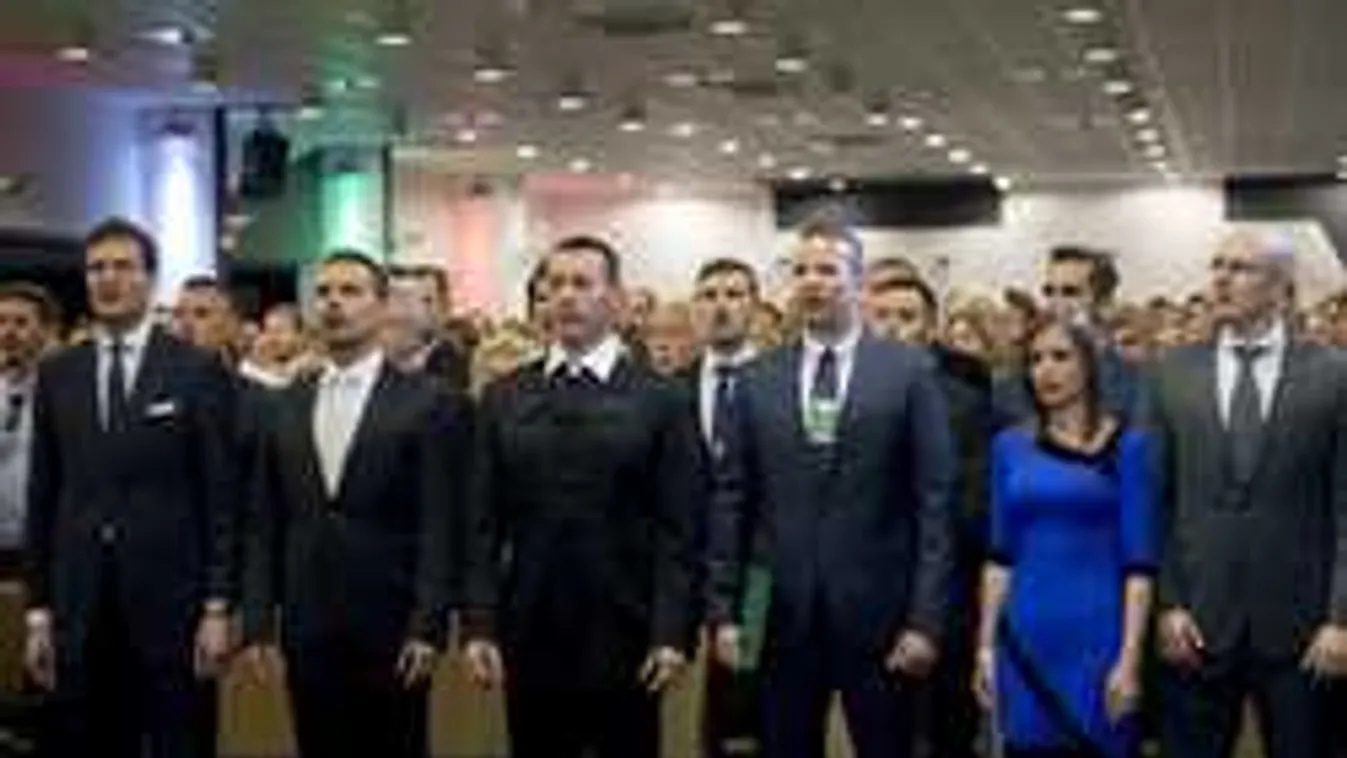 Csaltak a Jobbik kongresszuson. Az alapszervezetek 11 százalékát tüntették el, hogy ne győzhessen Toroczkai