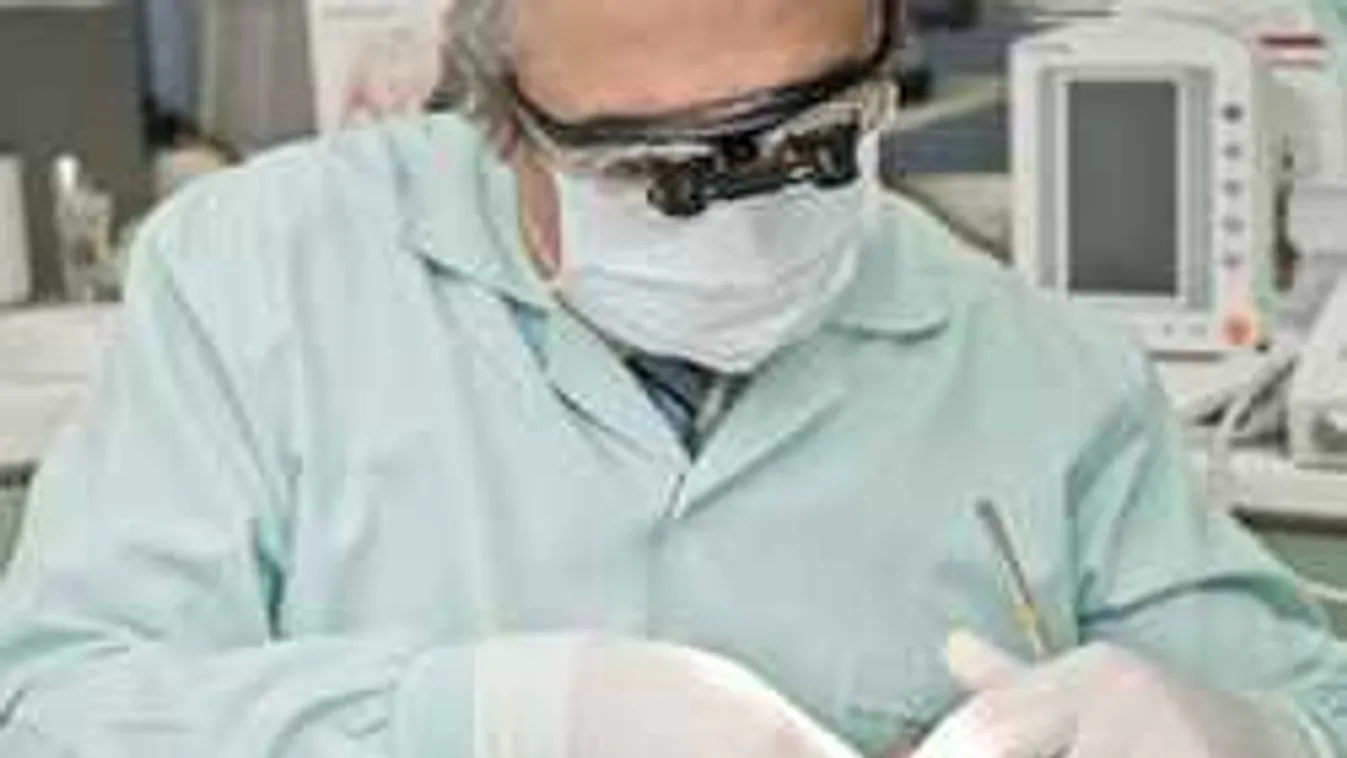 Ezt senki sem akarja hallani a fogorvosától: több százan HIV-fertőzést kaphattak