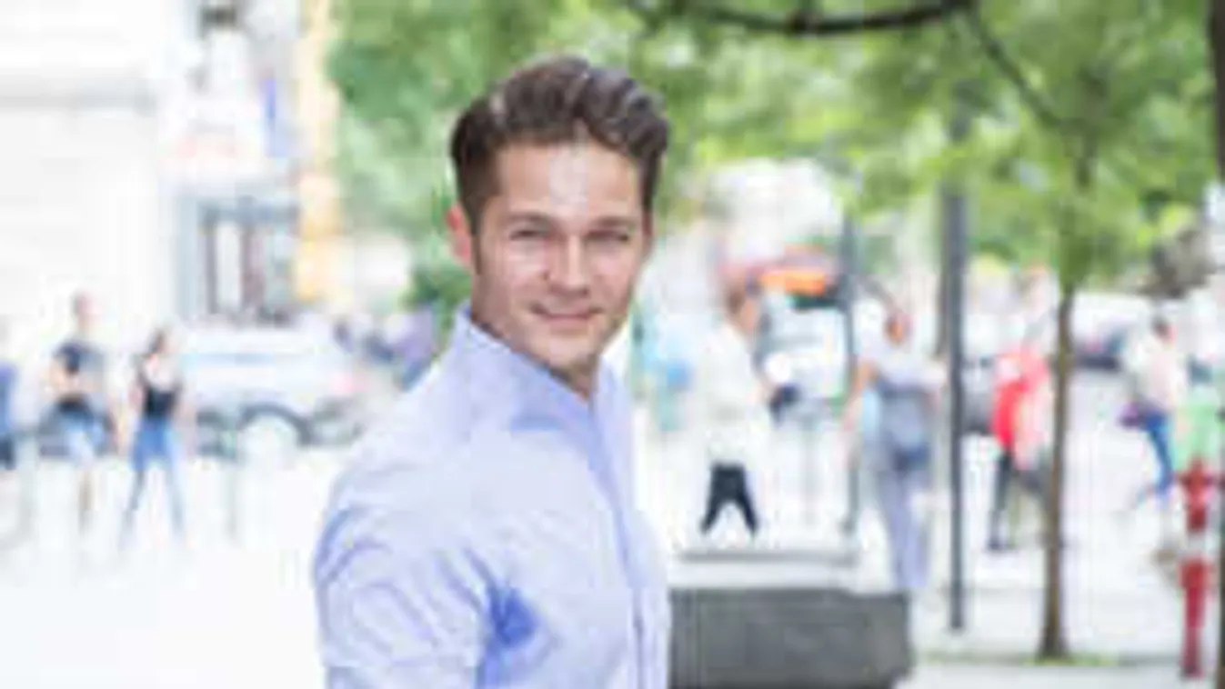 Ünnepel a magyar színész, hatalmas elismerést kapott