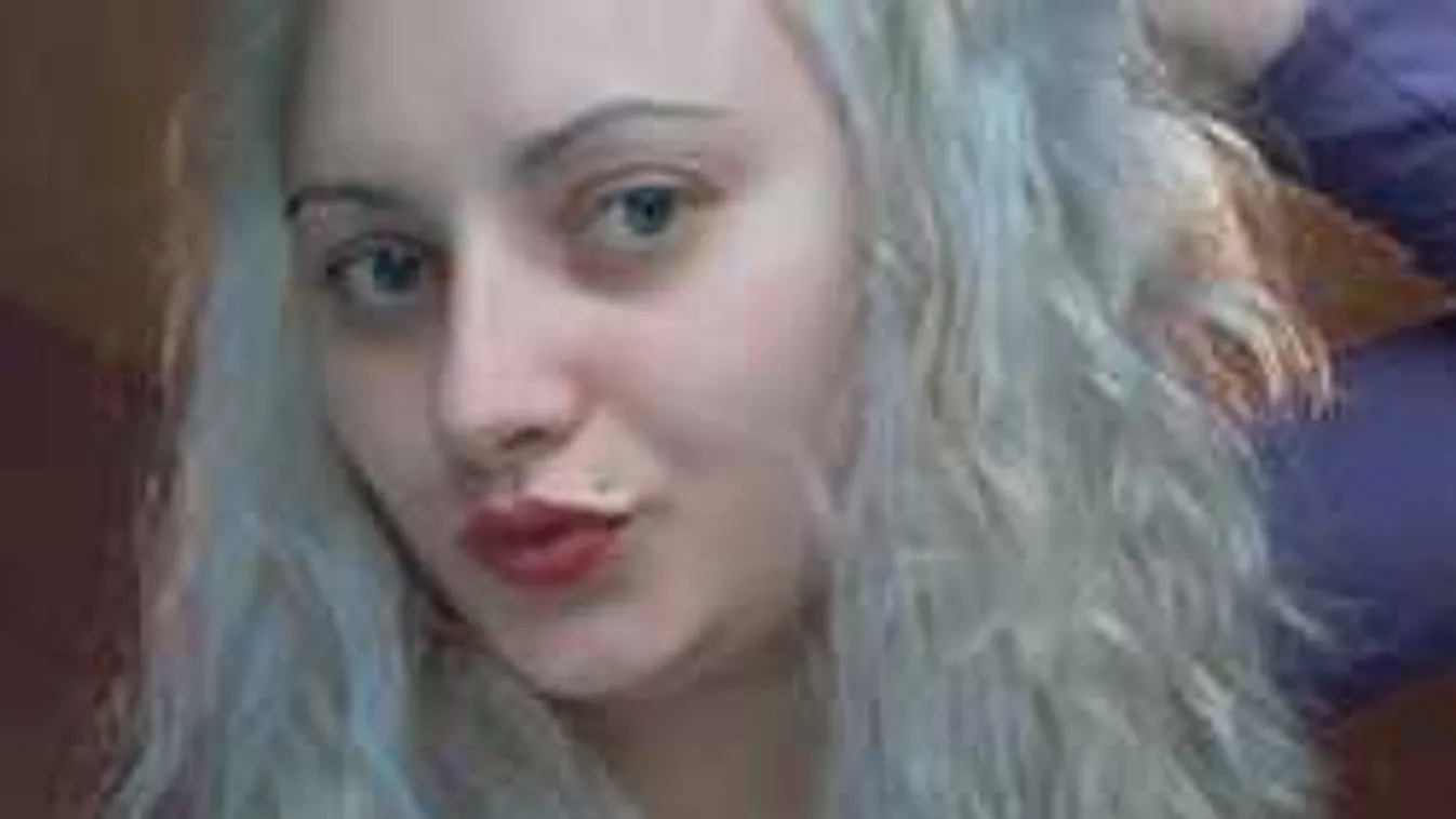 Toplistás körözés a csókos szájú szőke nő ellen, nem véletlenül