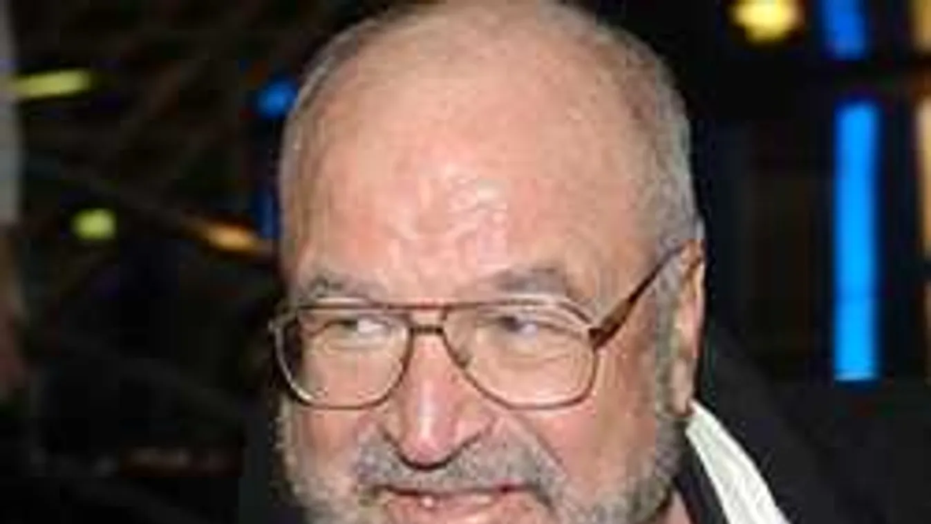 Újra kiállítják Bujtor István álműkincsét