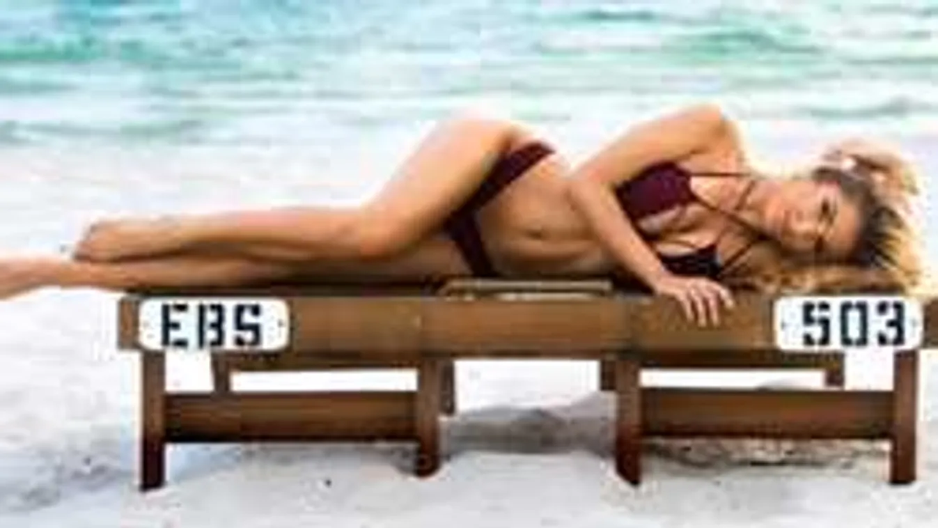 Melltartó nélkül, egy szál bugyiban pózol a bombatestű álomnő