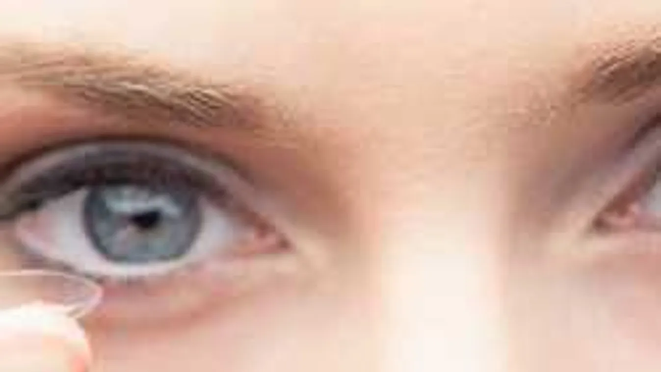 Sokkot kapott az orvos, amikor meglátta a páciens kontaktlencsés szemét