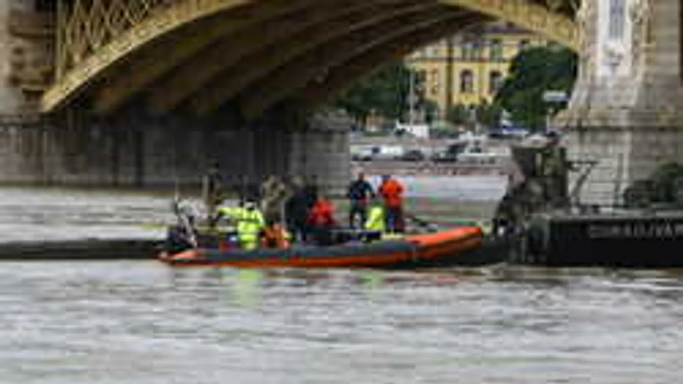 Kértek, de nem kaptak mentőmellényt az utasok
