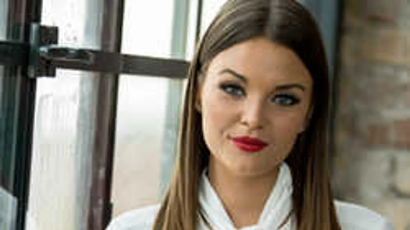 Elhagyta az országot: ezzel a fotóval búcsúzott Kárpáti Rebeka