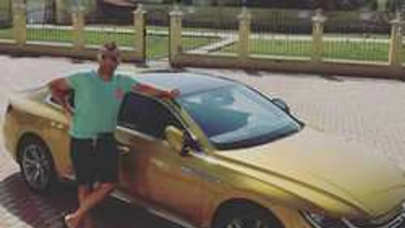 Fotó a helyszínről: autóbalesetet szenvedett Győzike