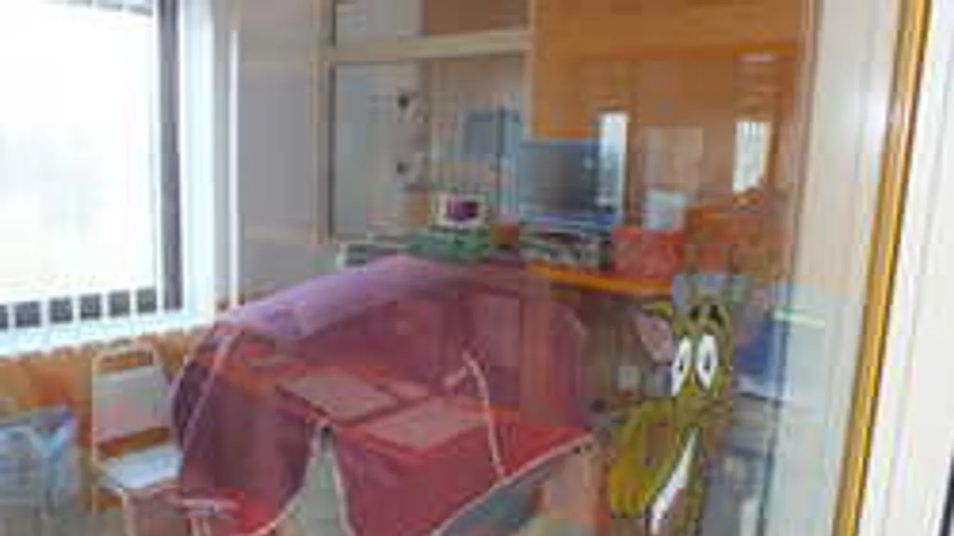 Most érkezett: Újszülött kislányt találtak a miskolci kórháznál