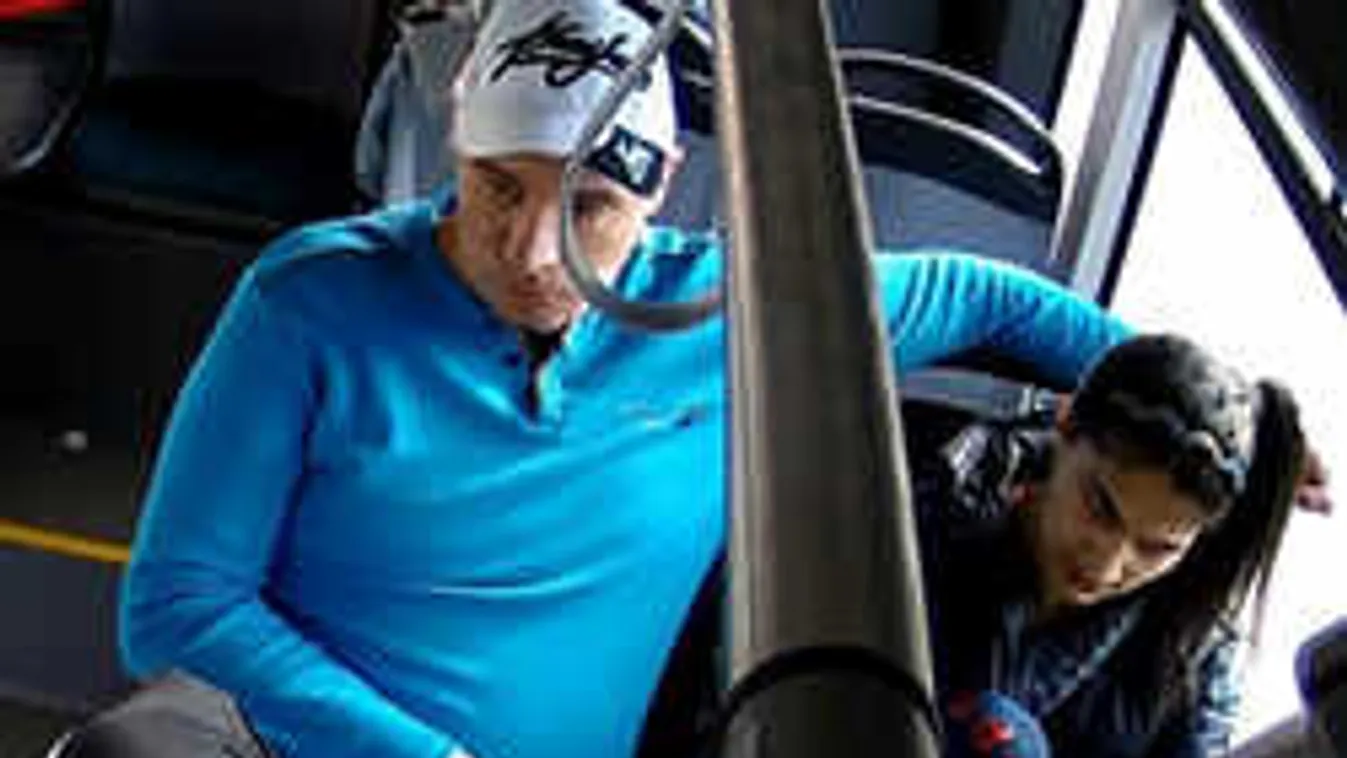 Buszmegállóban támadtak egy 14 éves zsolnai kislányra