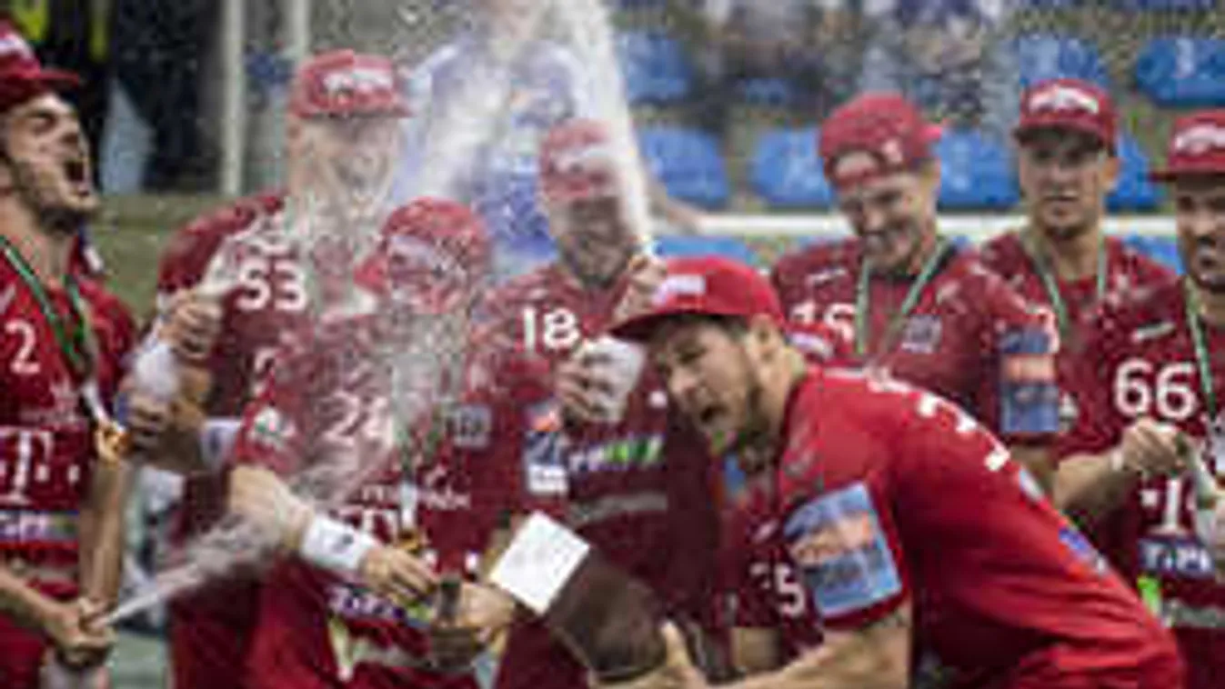 Népszerű fiúbandát idéztek meg a magyar bajnokcsapat tagjai