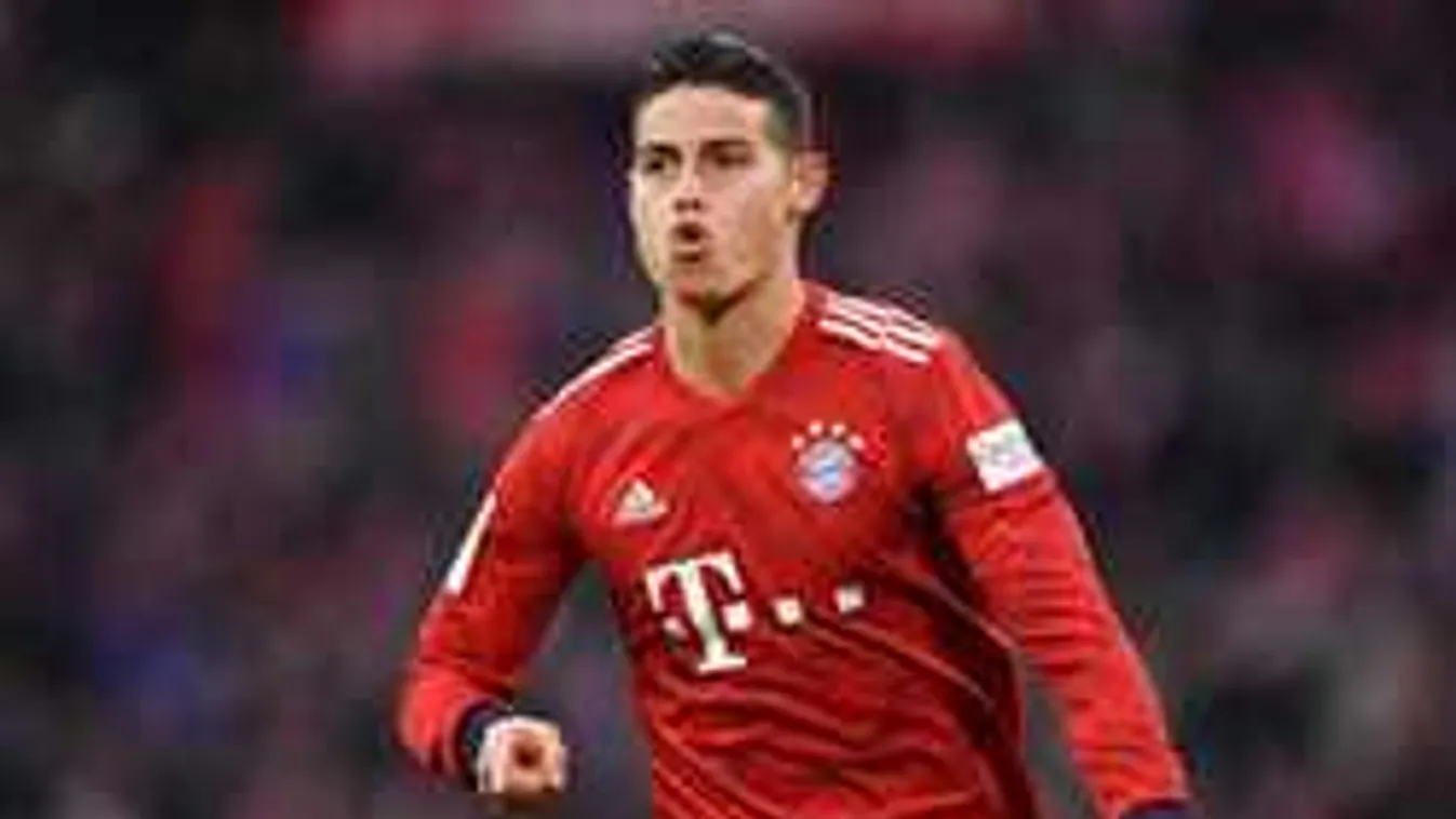 Bámulatos bombázót újított be a nőfaló sztárfocista