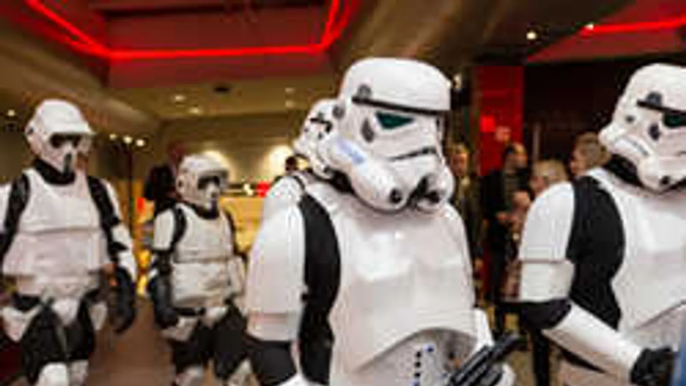 El sem mozdult a tévéje elől a magyar énekes