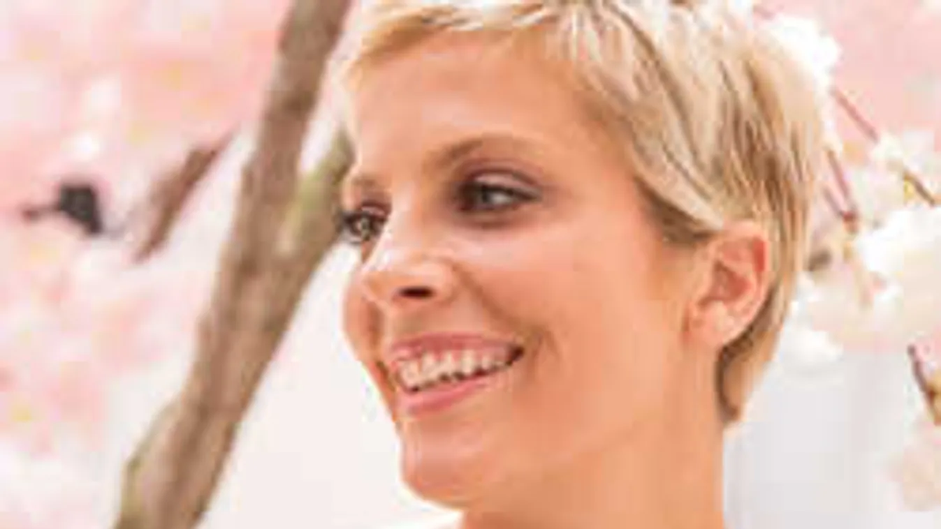 Pikáns fotó: melltartóban kapták le Tatár Csillát