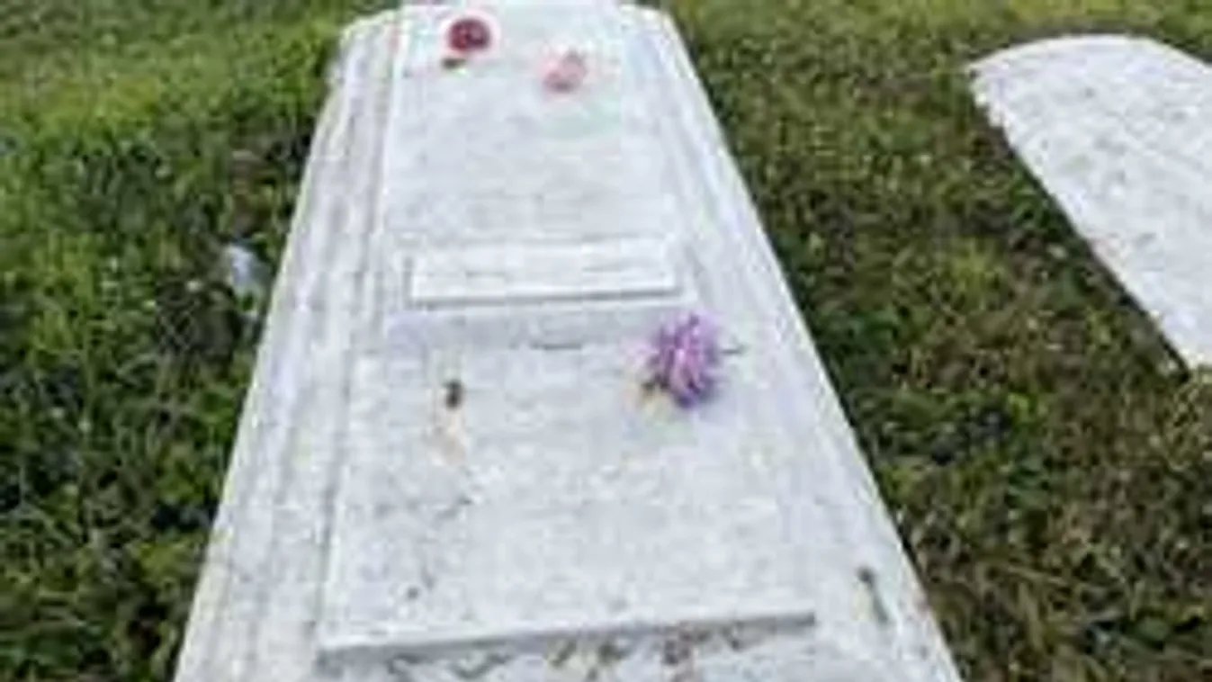 Amit ez a nő szervez rokona temetésére, az mindenkinél kiveri a biztosítékot