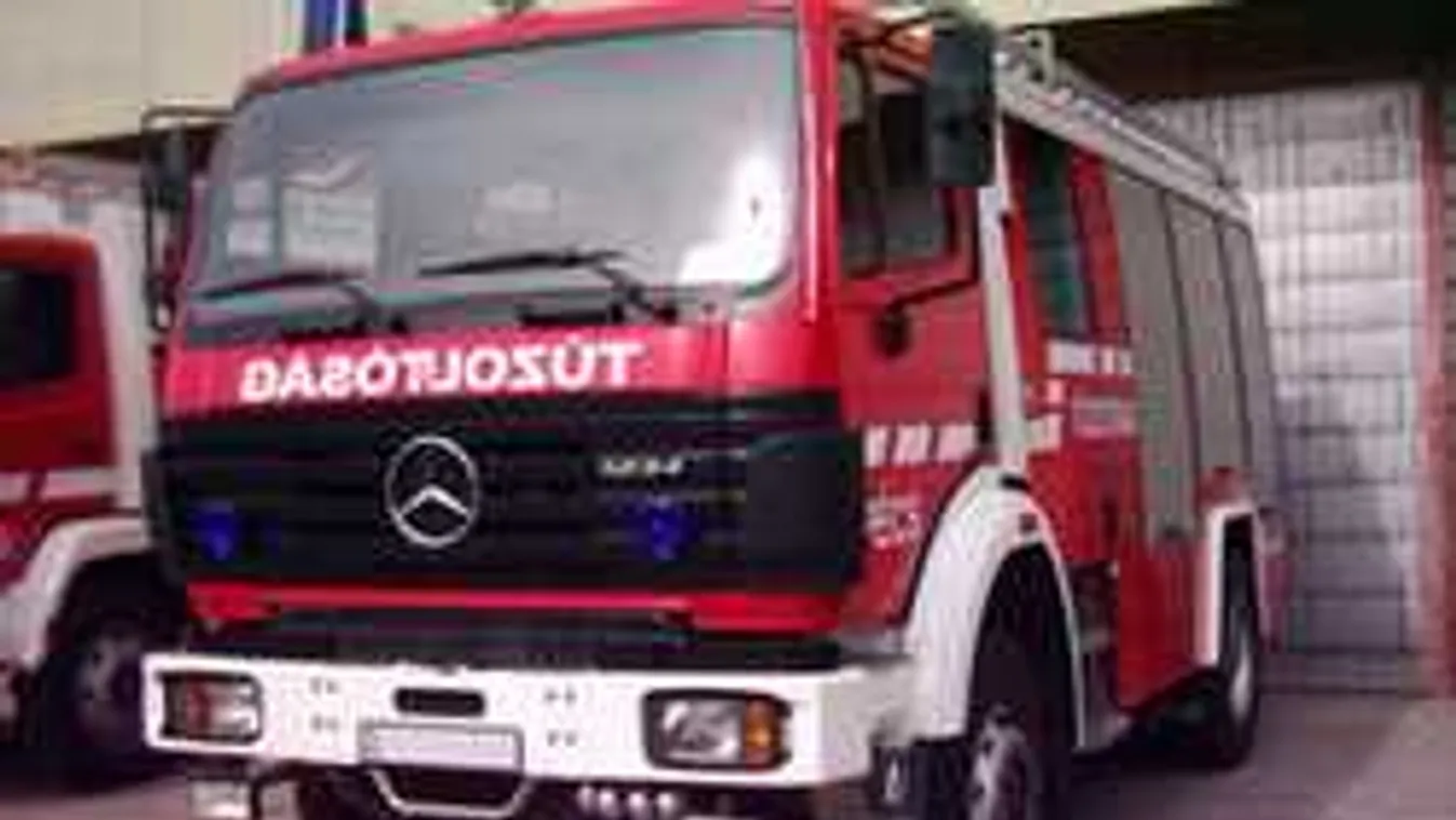 Brutális baleset Tiszafürednél: küzdenek a sérültekért