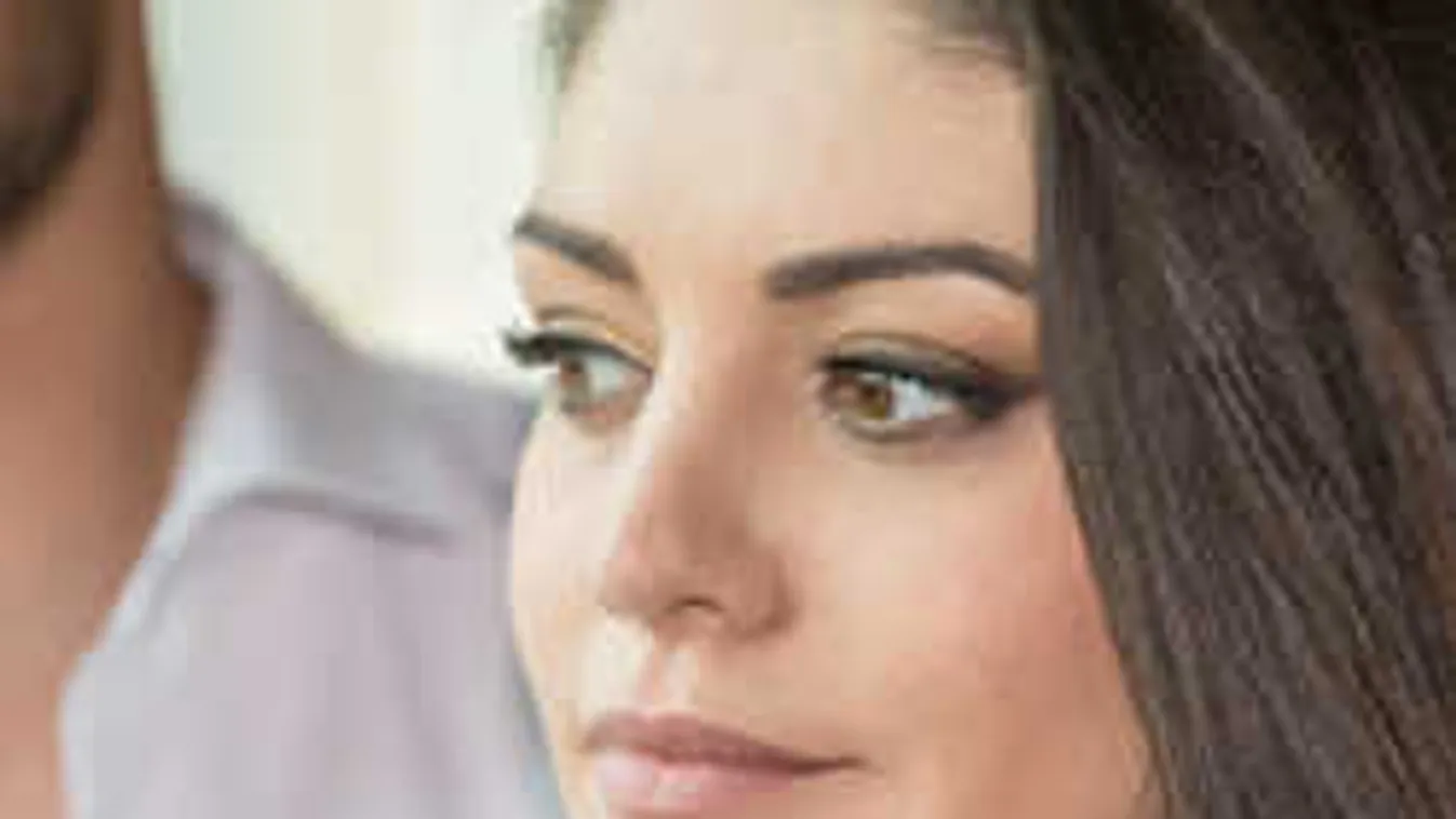 Biztonsági őr fékezte meg: Kulcsár Edina botrányt csapott egy bankban