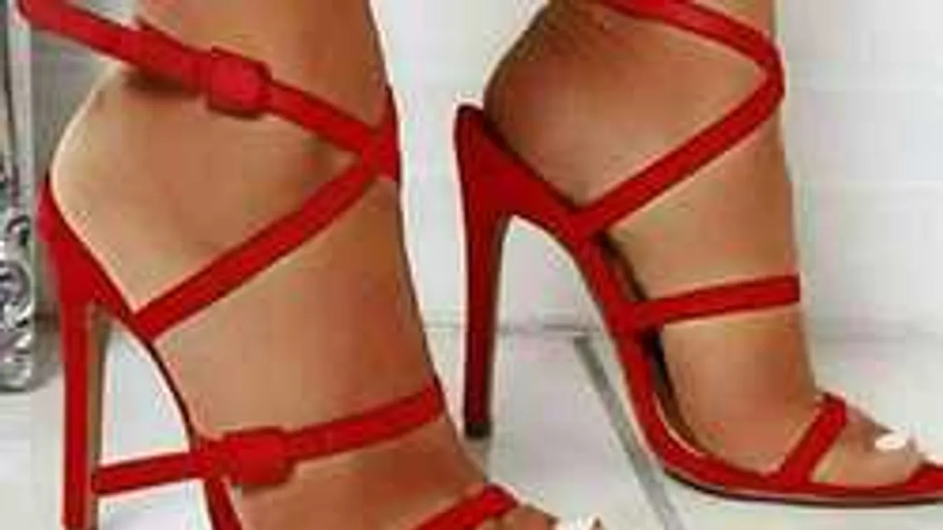 Idén csupa pánt a szandál, szuperdögös benne minden nő