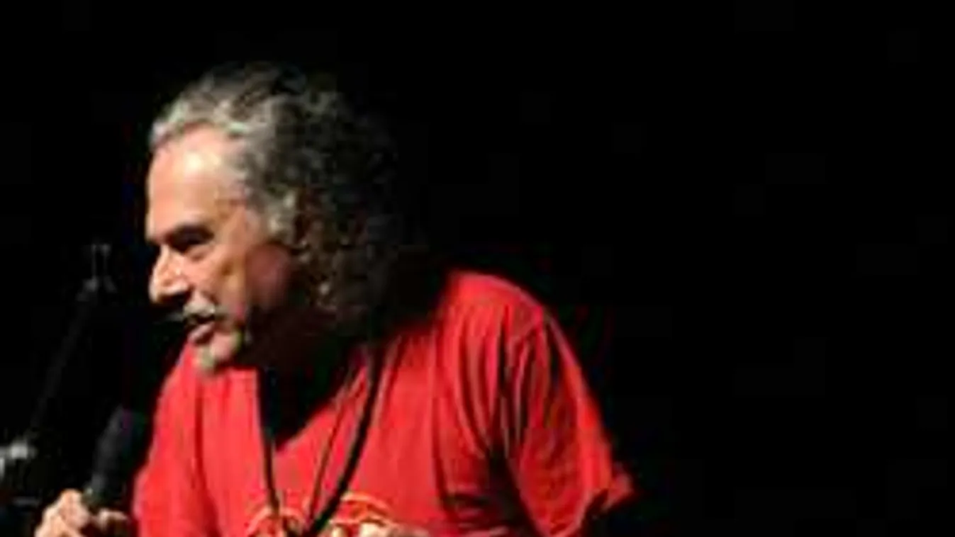 Hazaengedték a kórházból, otthon lábadozik a magyar zenész