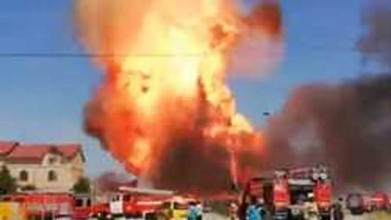 Hatalmas robbanás volt egy telephelyen, több autós le is videózta!