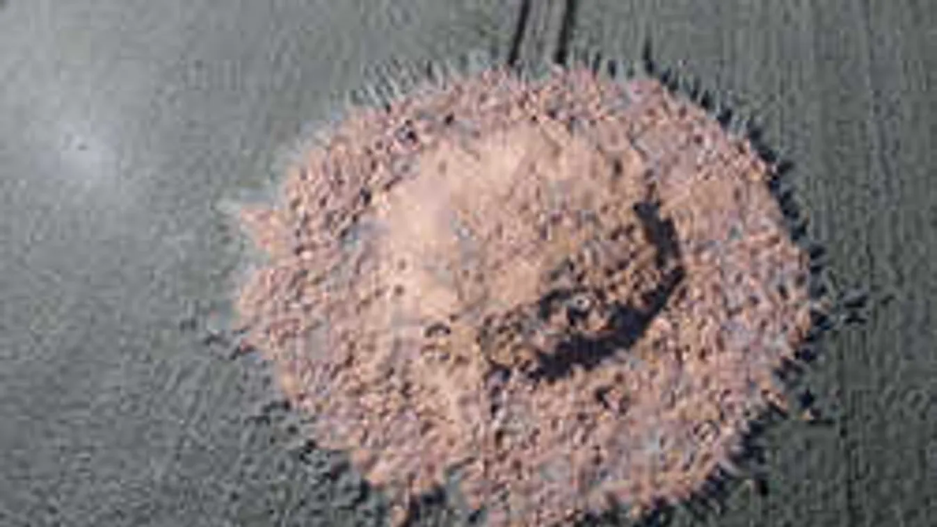 Hatalmas robbanásra ébredtek a lakók:nem hitték, amit a mezőn találtak