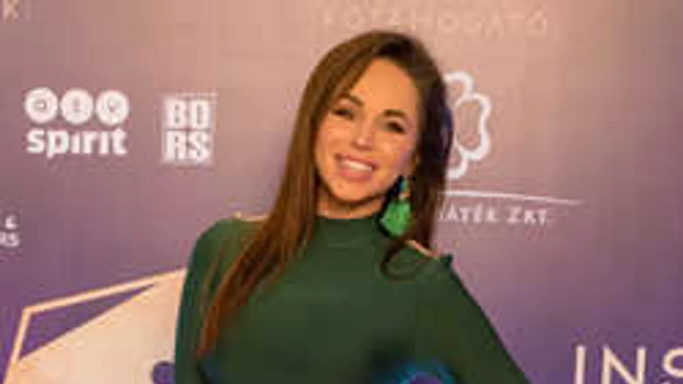 Itt az első fotó: újra szerelmes a szépséges magyar sztár