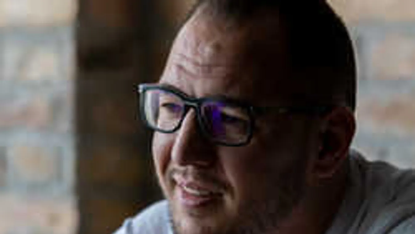 Curtis ismét függő: a felesége buktatta le - Fotó