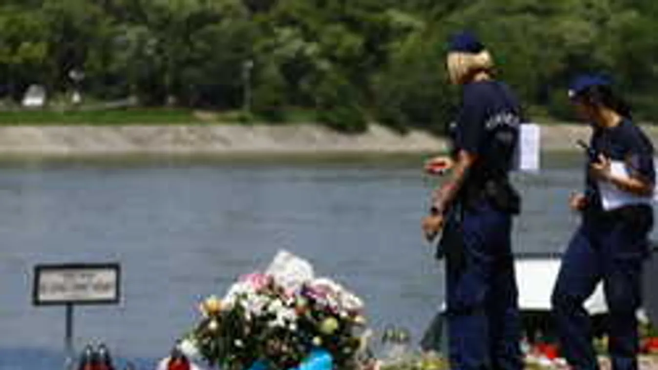 "Mindig az én kisfiam marad" - zokogva vallott az eltűnt matróz édesanyja