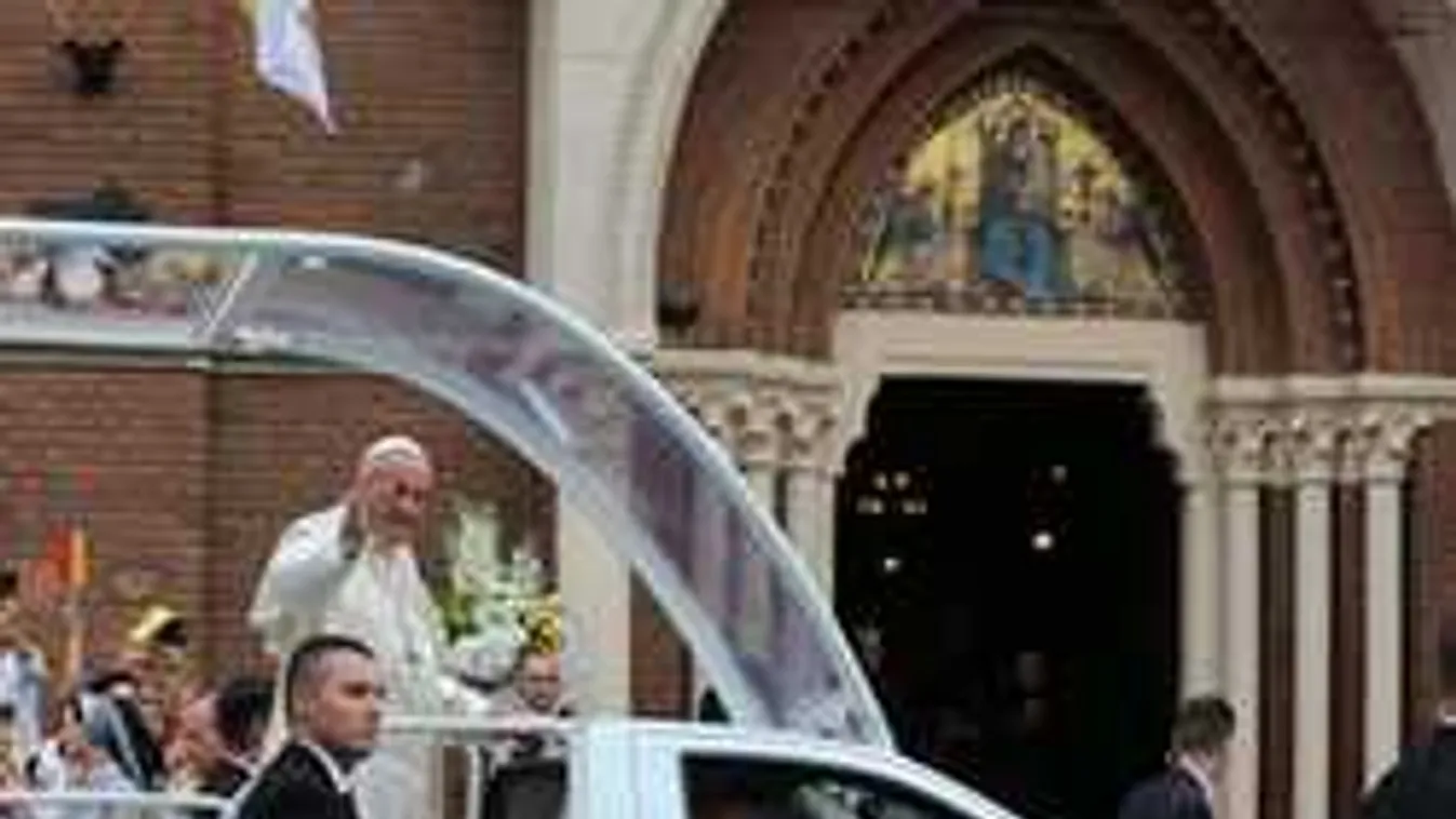 Soha nem látott óvintézkedések mellett várják Ferenc pápát